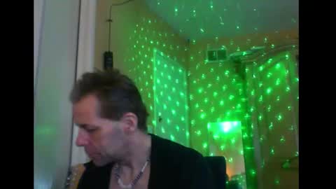 Snapshot of sophiestar12 chatting on December 20, 12:16 pm Sophiestar online show from December 20, 12:16 pm