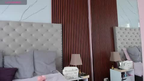 Snapshot of sophieweberr chatting on May 14, 12:45 pm My name is Sofia online show from May 14, 12:45 pm