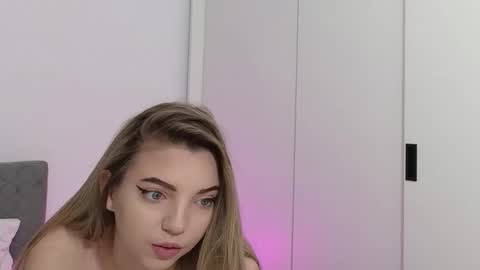 SophieWild online show from February 4, 5:35 am