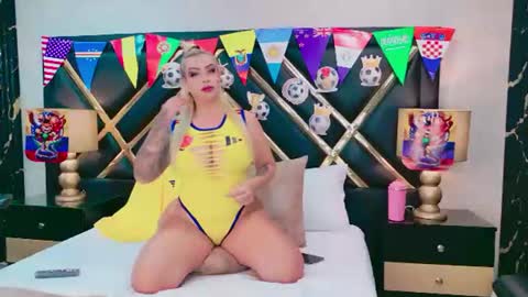 SophieWinslow online show from July 3, 1:50 pm