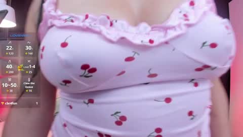 Snapshot of sophiia_hott chatting on May 22, 4:08 am sophiia_hott online show from May 22, 4:08 am