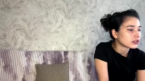 sophywhisper online show from February 4, 7:36 am