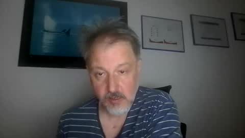 Snapshot of soundshark1974 chatting on April 26, 12:19 am Soundshark online show from April 26, 12:19 am