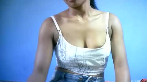 sourayaa online show from March 4, 8:42 am