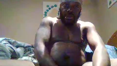 Snapshot of source1012 chatting on February 12, 6:51 pm source1012 online show from February 12, 6:51 pm