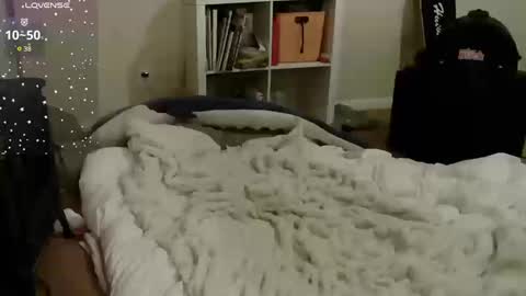 Bunnydathug online show from October 18, 9:21 am