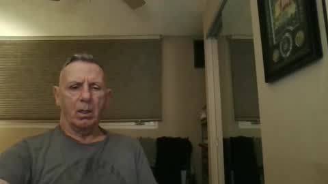 Snapshot of sox1957 chatting on February 20, 8:27 am sox1957 online show from February 20, 8:27 am