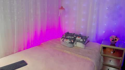 Snapshot of soyemi_ chatting on January 5, 10:40 pm 25 online show from January 5, 10:40 pm