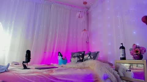 Snapshot of soyemi_ chatting on January 6, 1:42 am 25 online show from January 6, 1:42 am
