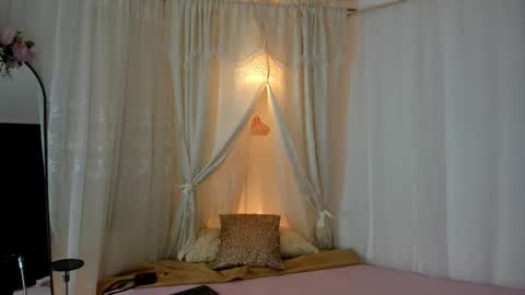 Snapshot of soyemi_ chatting on September 15, 11:49 pm 25 online show from September 15, 11:49 pm