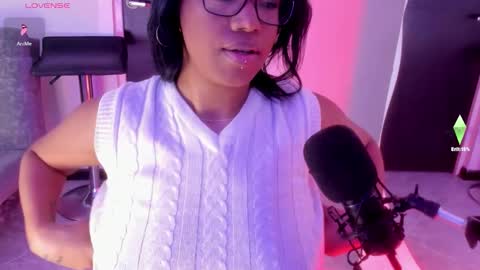 Snapshot of soymaria_ chatting on February 14, 6:26 pm online show from February 14, 6:26 pm