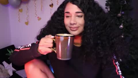 Snapshot of soytropicalfruit chatting on December 10, 4:56 am You want to talk to me more personal follow me in My Channel VIP 50 the discount online show from December 10, 4:56 am
