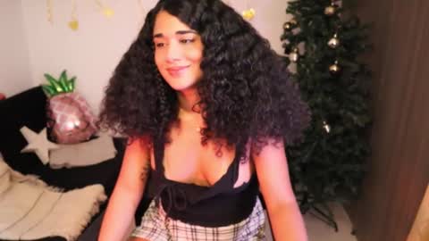 Snapshot of soytropicalfruit chatting on December 11, 9:12 pm You want to talk to me more personal follow me in My Channel VIP 50 the discount online show from December 11, 9:12 pm