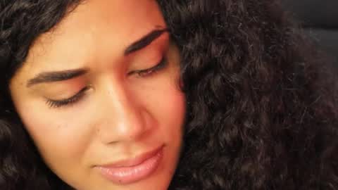 You want to talk to me more personal follow me in My Channel VIP  50 the discount       online show from February 5, 10:25 pm