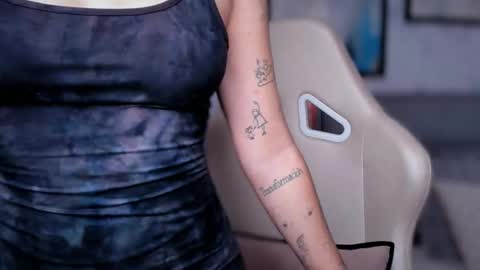 brisa  s online show from February 11, 6:57 pm