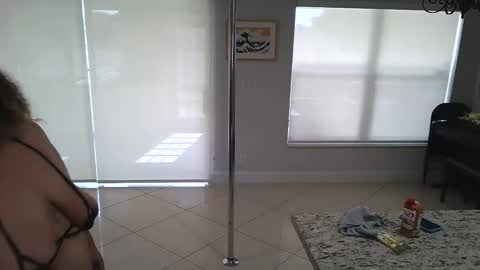 spacebunsxxx online show from November 28, 5:59 pm