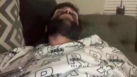 Snapshot of spacecase843 chatting on December 3, 5:42 am TrndSettrz online show from December 3, 5:42 am