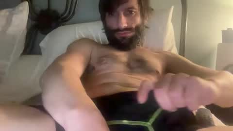 Snapshot of spacecase843 chatting on January 30, 7:18 am TrndSettrz online show from January 30, 7:18 am