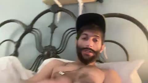 Snapshot of spacecase843 chatting on February 9, 6:54 am TrndSettrz online show from February 9, 6:54 am