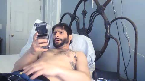 Snapshot of spacecase843 chatting on February 24, 5:11 am TrndSettrz online show from February 24, 5:11 am