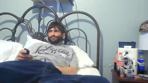 Snapshot of spacecase843 chatting on March 9, 11:35 pm TrndSettrz online show from March 9, 11:35 pm