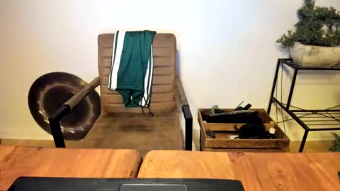 Snapshot of spacegirl42o chatting on January 9, 12:03 am Spacegirl online show from January 9, 12:03 am