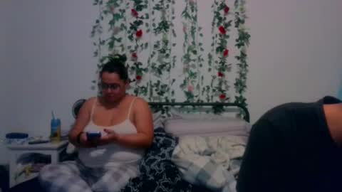 Snapshot of spanishcouple4255 chatting on October 23, 4:45 am spanishcouple4255 online show from October 23, 4:45 am