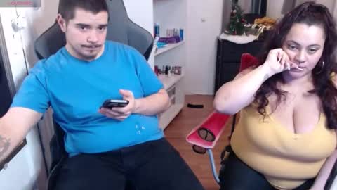 Snapshot of spanishcouple4255 chatting on December 20, 7:54 pm spanishcouple4255 online show from December 20, 7:54 pm