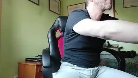 Manu  online show from November 6, 6:20 pm