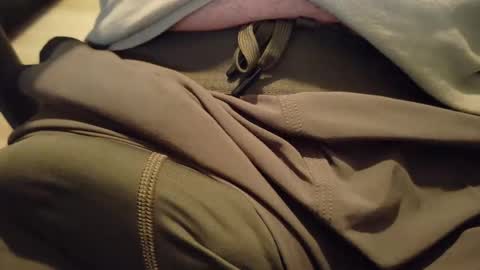 Snapshot of sparklenuts17 chatting on December 18, 2:38 pm sparklenuts17 online show from December 18, 2:38 pm