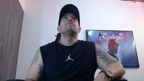 Snapshot of spartacus_cam chatting on September 17, 5:09 am     online show from September 17, 5:09 am