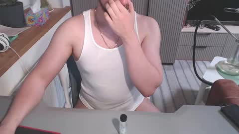 Snapshot of spb78 chatting on May 6, 7:30 pm Art online show from May 6, 7:30 pm