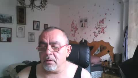 Snapshot of spektor1389 chatting on February 17, 4:42 am spektor1389 online show from February 17, 4:42 am