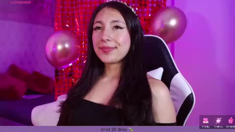 Snapshot of spicy__scarlett chatting on July 19, 2:21 pm scarlett online show from July 19, 2:21 pm