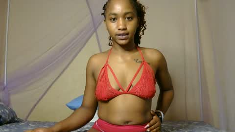 Snapshot of spicy_angels chatting on July 8, 1:32 am Quinter Cheeky online show from July 8, 1:32 am