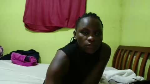 spicy_bella69 online show from May 16, 7:45 pm