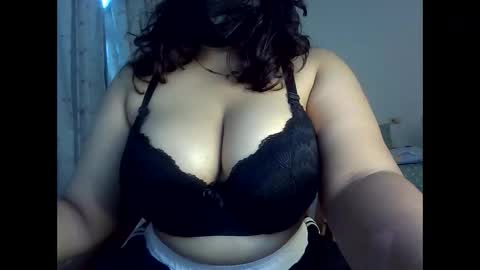 Snapshot of spicy_titties chatting on May 14, 1:34 am spicy_titties online show from May 14, 1:34 am