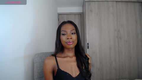 Reychell Millan  online show from May 30, 3:53 pm