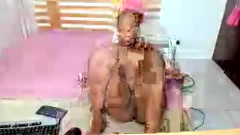 Snapshot of spicyshante chatting on May 17, 4:21 am Shante online show from May 17, 4:21 am