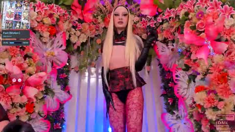 Snapshot of spicysluts chatting on October 29, 3:31 am  Alison  Sharon  online show from October 29, 3:31 am