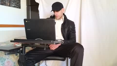 Marco. When Im offline you can view premium content in bio online show from February 6, 3:31 pm