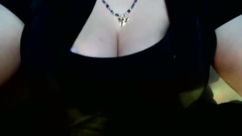 Vanessa Spade online show from January 14, 1:39 pm