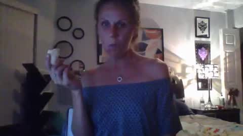 Snapshot of spinwithus chatting on December 18, 4:18 am Rose online show from December 18, 4:18 am