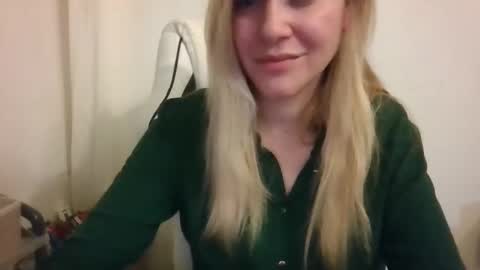 FREE ONLY FANSy online show from December 1, 9:15 pm