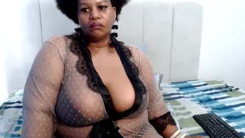 Snapshot of splendidtalitha chatting on February 19, 8:54 am SplendidTalitha online show from February 19, 8:54 am