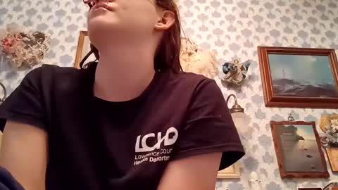 Snapshot of spoiledprincess4 chatting on February 19, 12:14 am spoiledprincess4 online show from February 19, 12:14 am