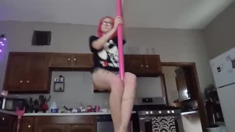 Snapshot of spoiledprincess4 chatting on October 18, 8:31 pm spoiledprincess4 online show from October 18, 8:31 pm