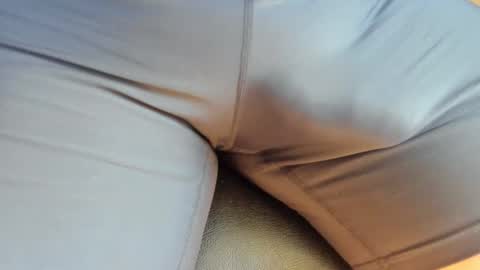 Snapshot of spreet21 chatting on October 22, 10:37 am MicroClit online show from October 22, 10:37 am
