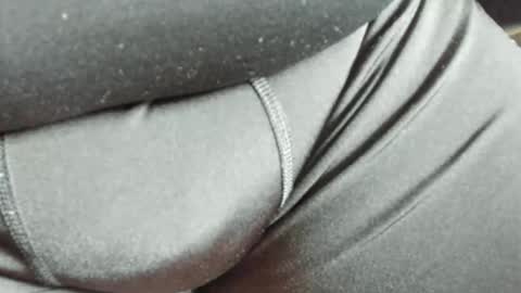 Snapshot of spreet21 chatting on March 27, 3:01 pm MicroClit online show from March 27, 3:01 pm