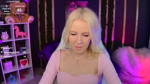 Snapshot of springajara chatting on May 28, 4:37 pm Vetta online show from May 28, 4:37 pm